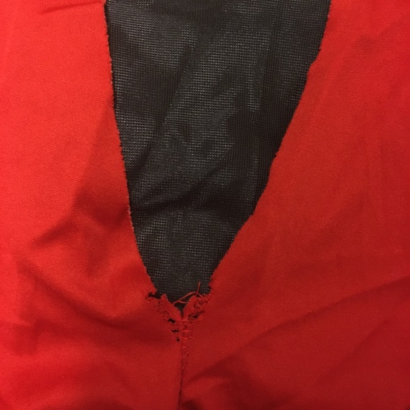 Red Mesh Face Hooded Robe Costume - Picture 5 of 6